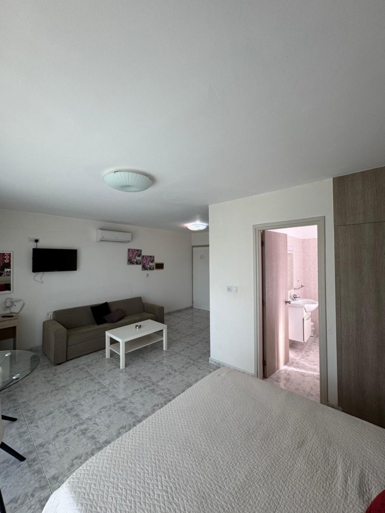 Marianna Hotel Apartments Lemesós Eksteriør bilde